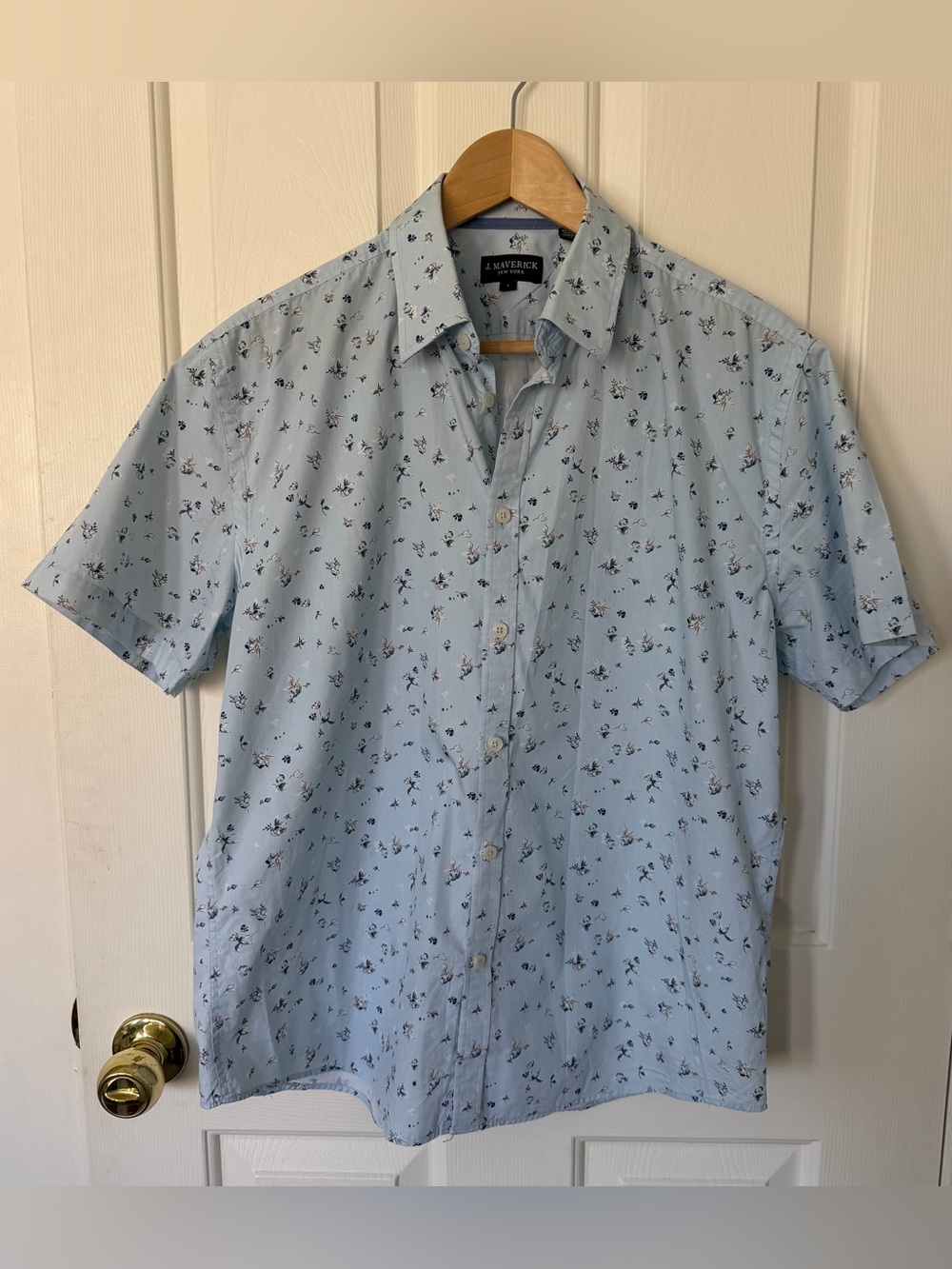 Light Blue Short-Sleeve Floral Button-Down Shirt- 100% cotton